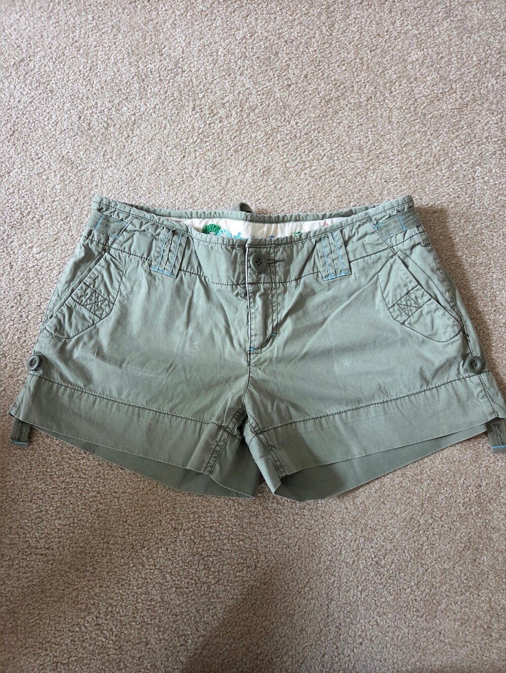 American Eagle Vintage Chinos Shorts 8 Khaki Y2K Low Rise Hip Hugger Cool Girl